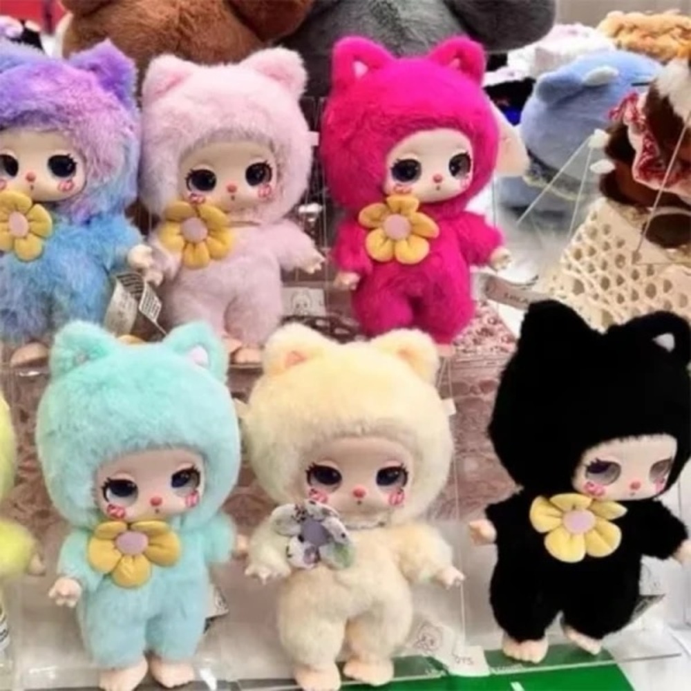 Liila’s Lucky Cat Version 1 Unopened Blind Box - Picture 4 of 12